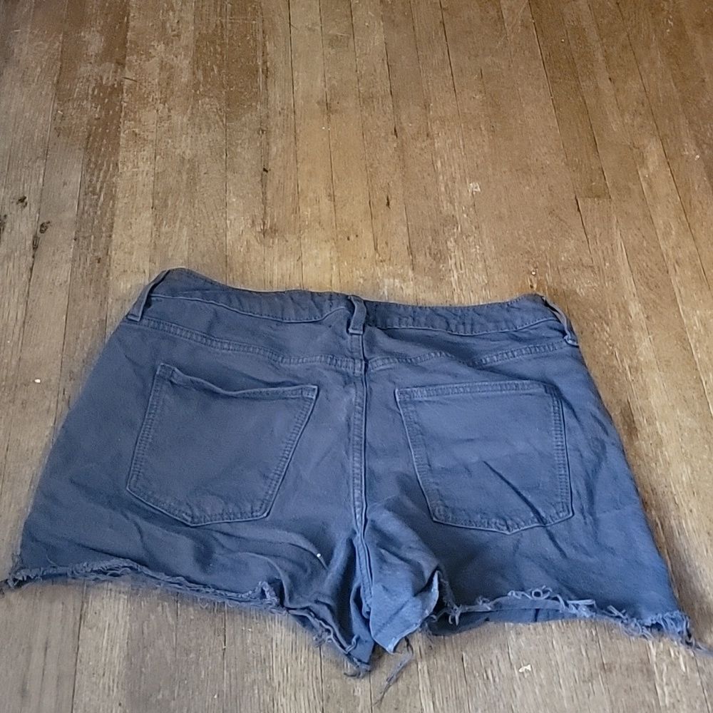 Shredded jean short - Picture 3 of 5